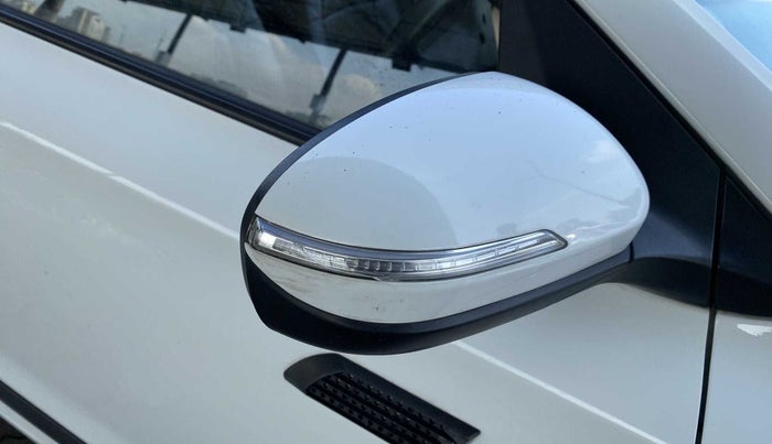 2015 Hyundai Elite i20 SPORTZ 1.2, Petrol, Manual, 45,243 km, Right rear-view mirror - Indicator light has minor damage