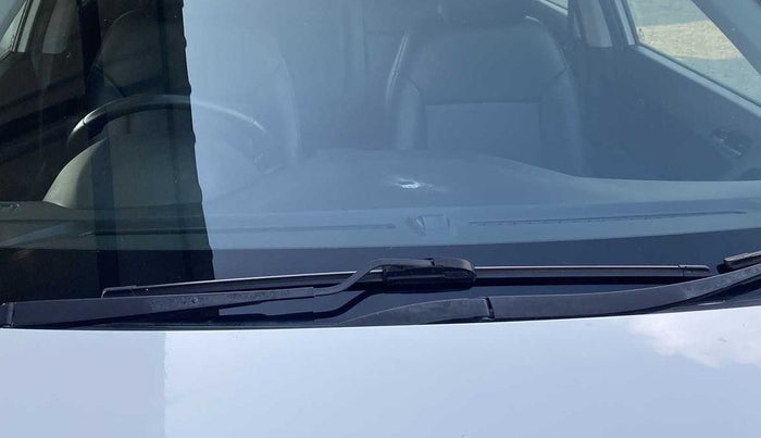 2017 Hyundai Creta SX PLUS 1.6 PETROL, Petrol, Manual, 78,347 km, Front windshield - Minor - Windshield delamination