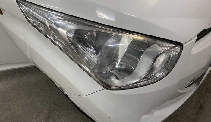 2016 Hyundai Eon MAGNA +, Petrol, Manual, 82,714 km, Right headlight - Faded
