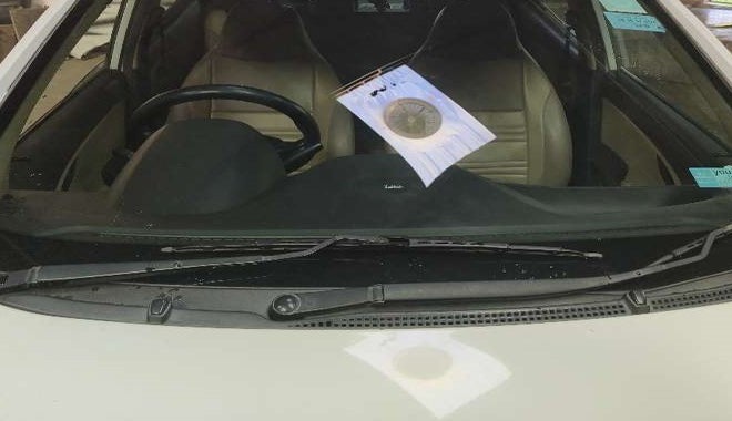 2016 Hyundai Eon MAGNA +, Petrol, Manual, 82,714 km, Front windshield - Minor spot on windshield