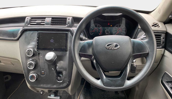 2017 Mahindra Kuv100 K4 6 STR, Petrol, Manual, 62,711 km, Steering Wheel Close Up