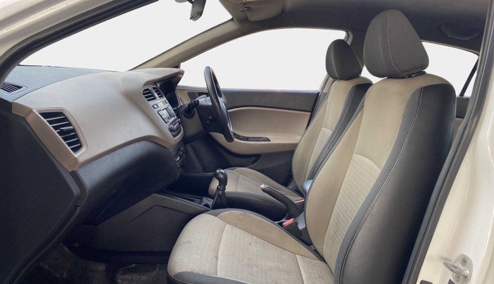 2016 Hyundai Elite i20 MAGNA 1.2, Petrol, Manual, 74,449 km, Right Side Front Door Cabin