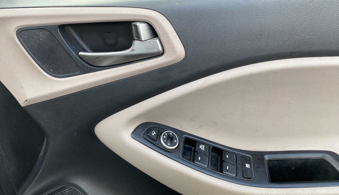 2017 Hyundai Elite i20 SPORTZ 1.2, Petrol, Manual, 20,913 km, Driver Side Door Panels Control