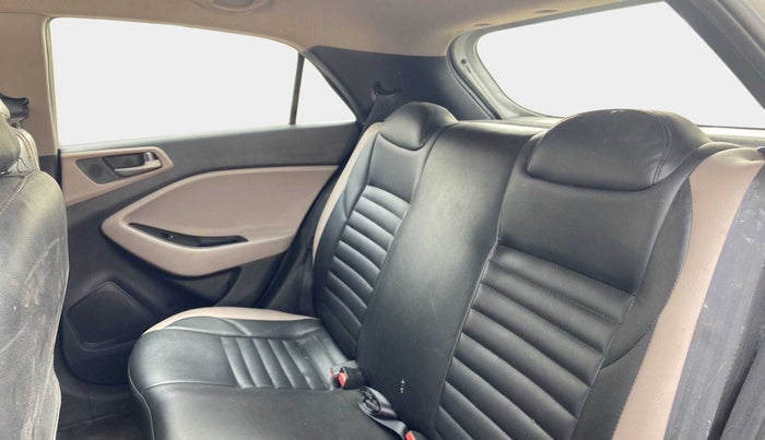 2017 Hyundai Elite i20 MAGNA 1.2, Petrol, Manual, 73,029 km, Right Side Rear Door Cabin