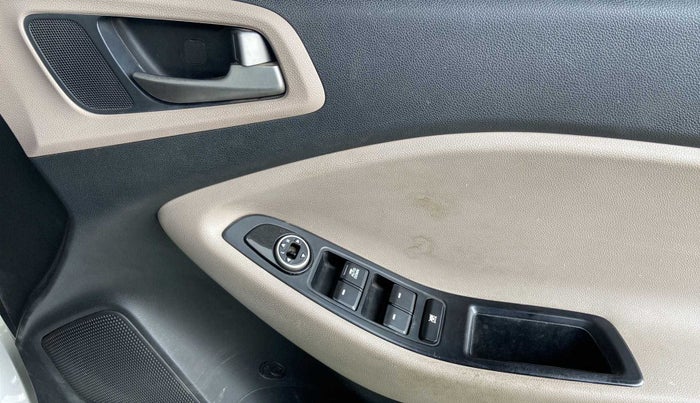 2017 Hyundai Elite i20 MAGNA 1.2, Petrol, Manual, 73,029 km, Driver Side Door Panels Control