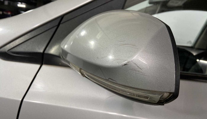 2019 Hyundai Grand i10 SPORTZ AT 1.2 KAPPA VTVT, Petrol, Automatic, 39,536 km, Left rear-view mirror - Indicator light has minor damage
