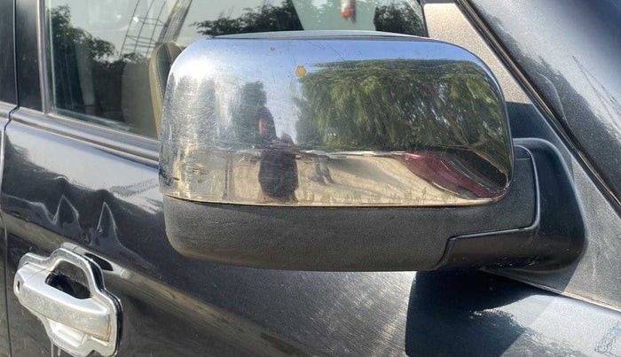 2015 Mahindra TUV300 T8, Diesel, Manual, 58,663 km, Right rear-view mirror - Cover has minor damage