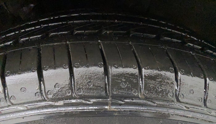 2015 Hyundai Creta 1.6 SX CRDI, Diesel, Manual, 58,313 km, Left Front Tyre Tread