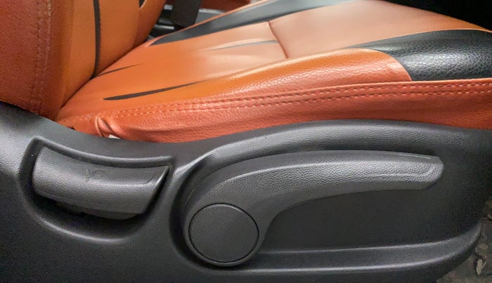 2015 Hyundai Creta 1.6 SX CRDI, Diesel, Manual, 58,313 km, Driver Side Adjustment Panel