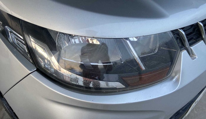 2017 Mahindra KUV 100 NXT K6+ P 6 STR, Petrol, Manual, 58,441 km, Right headlight - Minor damage