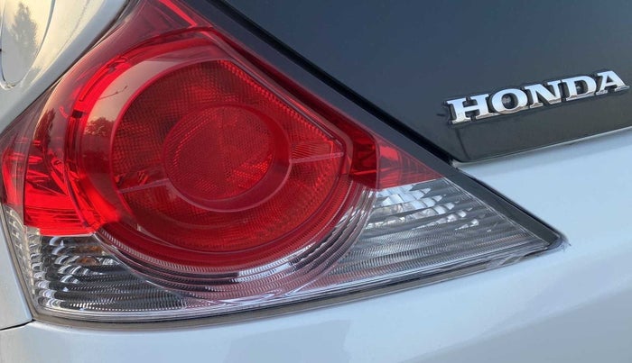 2016 Honda Brio VX AT, Petrol, Automatic, 55,095 km, Left tail light - Minor damage