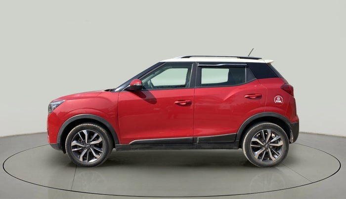 2019 Mahindra XUV300 W8(O) 1.2 PETROL DUAL TONE, Petrol, Manual, 30,511 km, Left Side