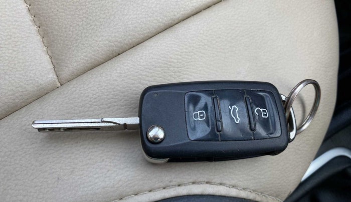 2017 Volkswagen Ameo HIGHLINE1.5L, Diesel, Manual, 84,780 km, Key Close Up