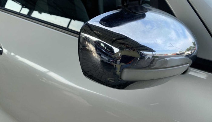 2020 Maruti Swift LXI, Petrol, Manual, 48,827 km, Right rear-view mirror - Minor scratches