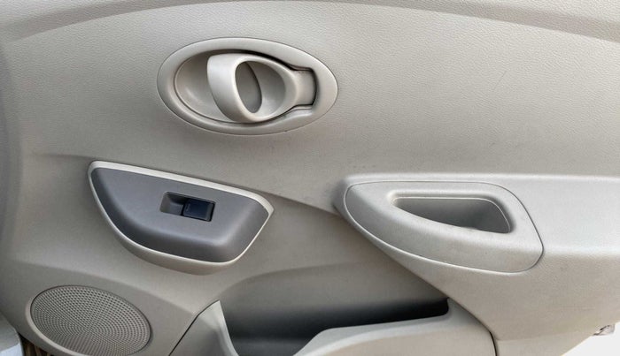 2015 Datsun Go T, Petrol, Manual, 9,971 km, Driver Side Door Panels Control