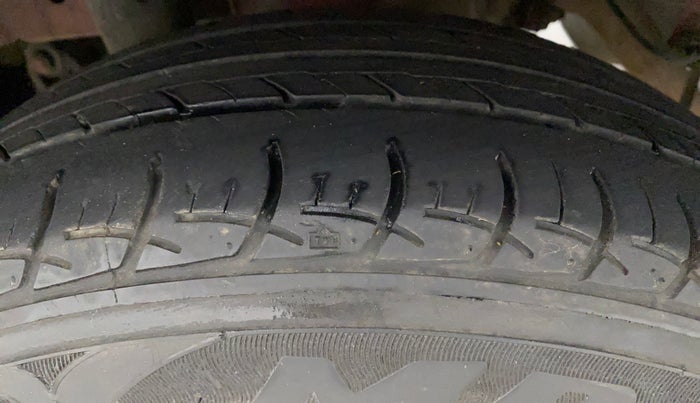 2017 Mahindra KUV 100 NXT K2 P 6 STR, Petrol, Manual, 92,064 km, Right Rear Tyre Tread