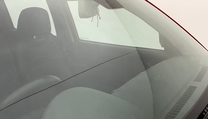 2017 Mahindra KUV 100 NXT K2 P 6 STR, Petrol, Manual, 92,064 km, Front windshield - Minor spot on windshield