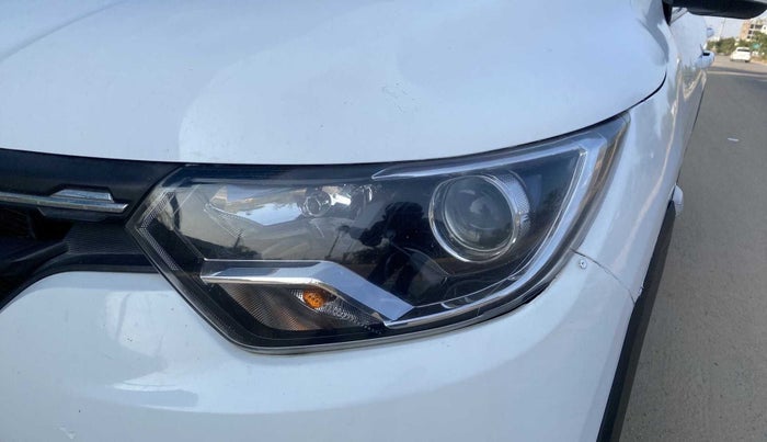 2020 Renault TRIBER RXL MT, Petrol, Manual, 65,702 km, Left headlight - Clamp has minor damage