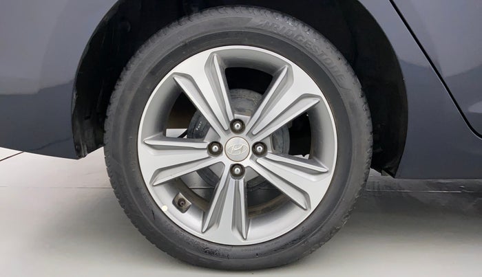 2019 Hyundai Verna 1.6 SX+ VTVT AT, Petrol, Automatic, 27,164 km, Right Rear Wheel