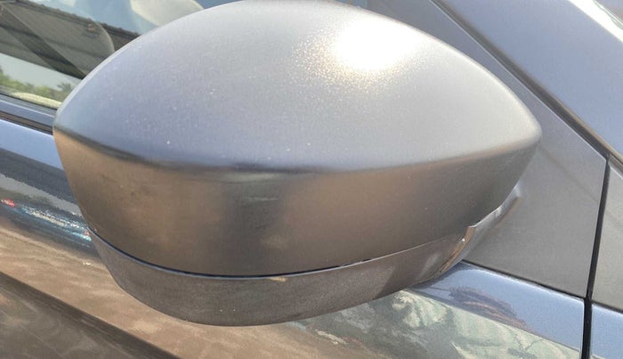 2015 Tata Bolt XE REVOTRON, Petrol, Manual, 27,480 km, Right rear-view mirror - Mirror movement not proper