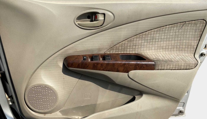 2013 Toyota Etios VD, Diesel, Manual, 84,618 km, Driver Side Door Panels Control