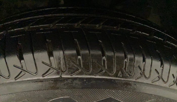 2018 Maruti Dzire VXI AMT, Petrol, Automatic, 36,491 km, Right Front Tyre Tread