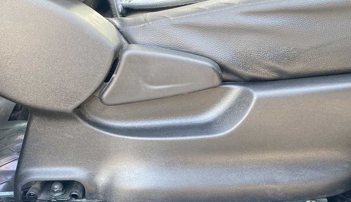 2020 Datsun Redi Go A, Petrol, Manual, 11,576 km, Driver Side Adjustment Panel