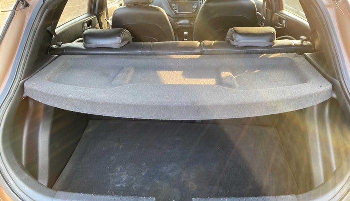 2015 Hyundai i20 Active 1.2 SX, Petrol, Manual, 39,790 km, Dicky (Boot door) - Parcel tray missing