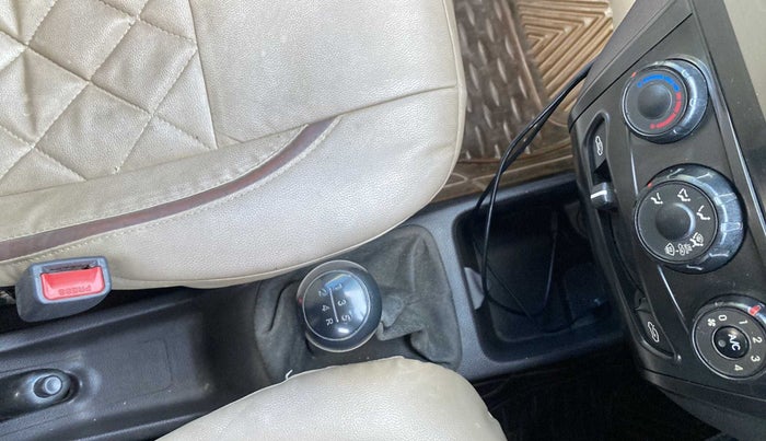 2014 Hyundai Eon D-LITE+, Petrol, Manual, 66,115 km, Gear lever - Boot cover slightly torn