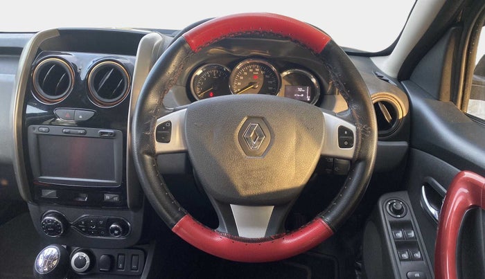 2016 Renault Duster 110 PS RXZ 4X4 MT DIESEL, Diesel, Manual, 58,029 km, Steering Wheel Close Up