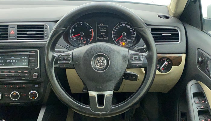 2014 Volkswagen Jetta COMFORTLINE TSI, Petrol, Manual, 1,13,604 km, Steering Wheel Close Up