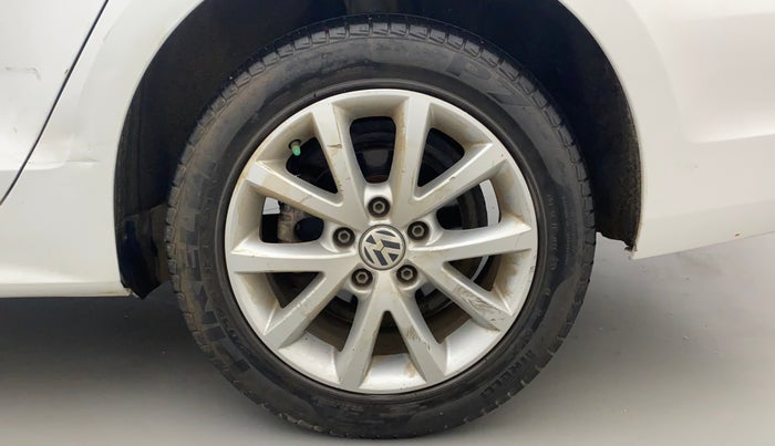 2014 Volkswagen Jetta COMFORTLINE TSI, Petrol, Manual, 1,13,604 km, Left Rear Wheel