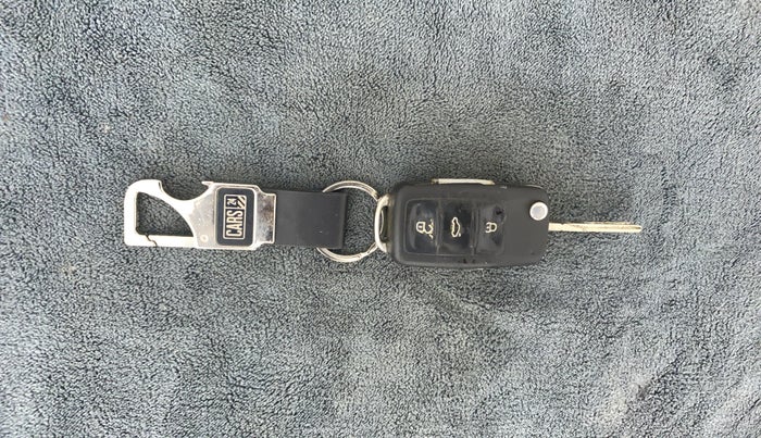 2014 Volkswagen Jetta COMFORTLINE TSI, Petrol, Manual, 1,13,604 km, Key Close Up