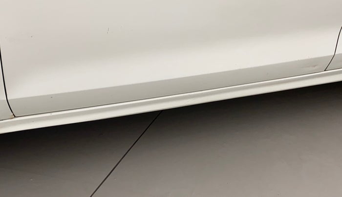 2014 Volkswagen Jetta COMFORTLINE TSI, Petrol, Manual, 1,13,604 km, Left running board - Minor scratches