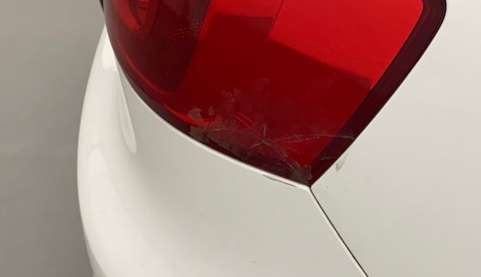 2014 Volkswagen Jetta COMFORTLINE TSI, Petrol, Manual, 1,13,604 km, Right tail light - Minor damage