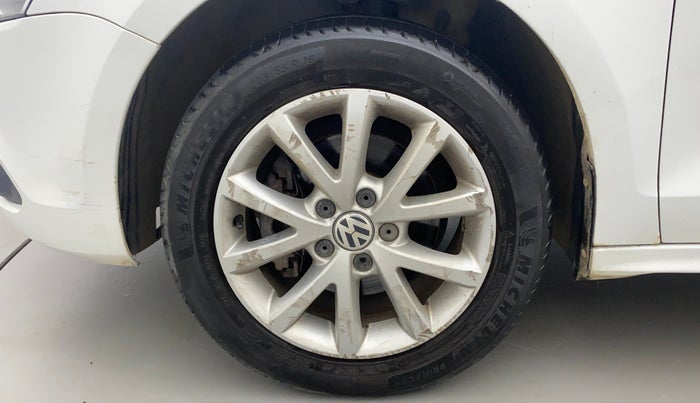 2014 Volkswagen Jetta COMFORTLINE TSI, Petrol, Manual, 1,13,604 km, Left Front Wheel