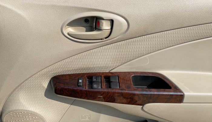 2015 Toyota Etios G, Petrol, Manual, 36,842 km, Driver Side Door Panels Control