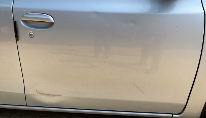 2015 Toyota Etios G, Petrol, Manual, 36,842 km, Driver-side door - Slightly dented