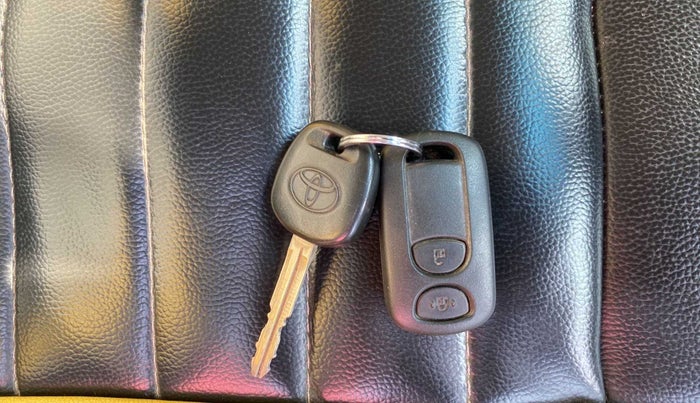 2015 Toyota Etios G, Petrol, Manual, 36,842 km, Key Close Up