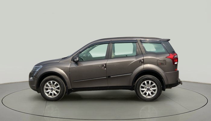 2019 Mahindra XUV500 W9, Diesel, Manual, 31,128 km, Left Side