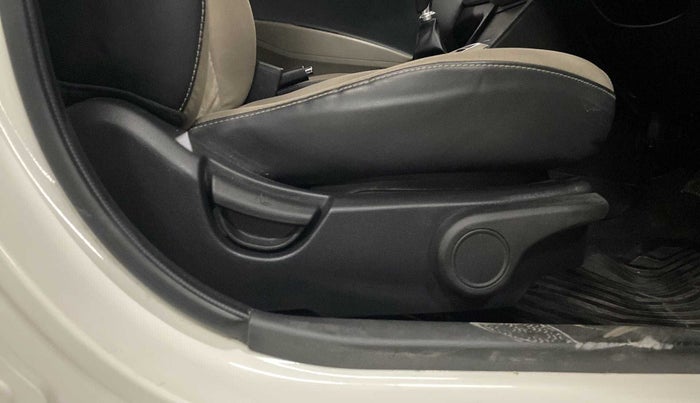 2014 Hyundai Xcent S 1.2, Petrol, Manual, 81,696 km, Driver Side Adjustment Panel