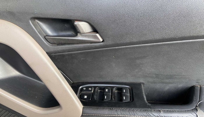 2015 Hyundai Creta SX (O) 1.6 DIESEL, Diesel, Manual, 1,15,448 km, Driver Side Door Panels Control