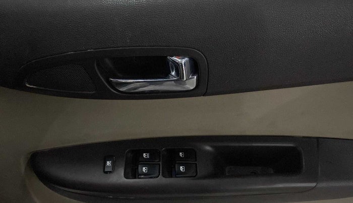2010 Hyundai i20 MAGNA 1.2, Petrol, Manual, 71,050 km, Driver Side Door Panels Control