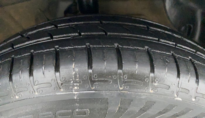 2021 Hyundai AURA S 1.2 Kappa MT, Petrol, Manual, 26,713 km, Right Front Tyre Tread