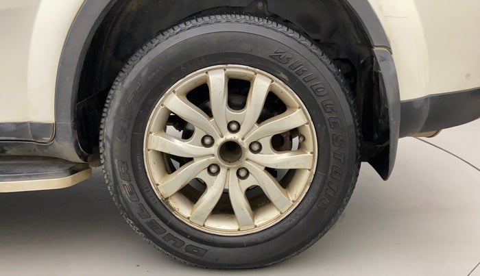 2016 Mahindra XUV500 W8, Diesel, Manual, 69,864 km, Left Rear Wheel