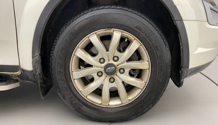 2016 Mahindra XUV500 W8, Diesel, Manual, 69,864 km, Right Front Wheel
