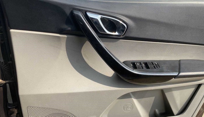 2019 Tata Tiago XZ PLUS PETROL, Petrol, Manual, 94,174 km, Driver Side Door Panels Control