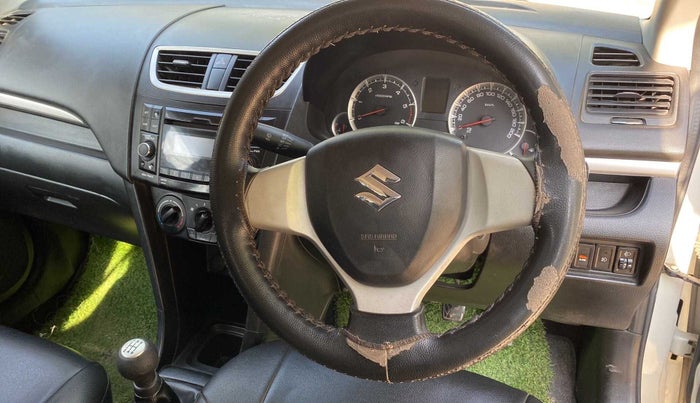 2017 Maruti Swift VDI, Diesel, Manual, 93,735 km, Steering wheel - Steering cover is minor torn
