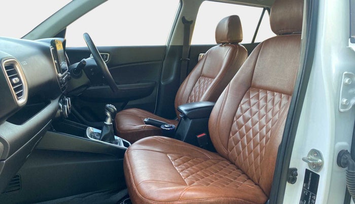 2019 Hyundai VENUE SX(O) 1.4 CRDI, Diesel, Manual, 63,293 km, Right Side Front Door Cabin
