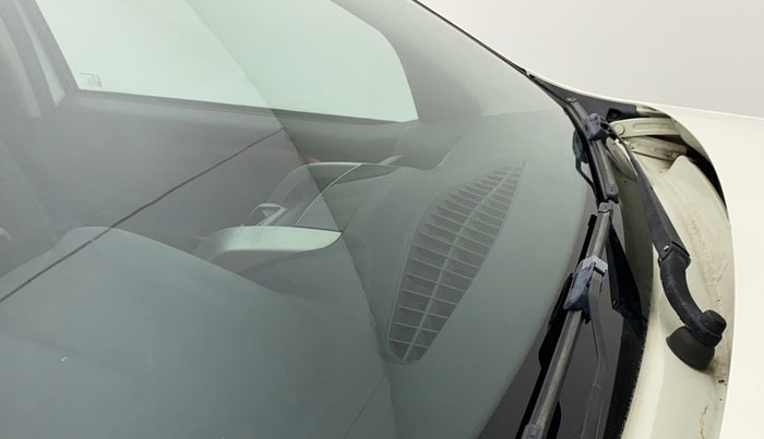 2018 Renault Duster 110 PS RXZ 4X4 MT DIESEL, Diesel, Manual, 73,252 km, Front windshield - Minor spot on windshield